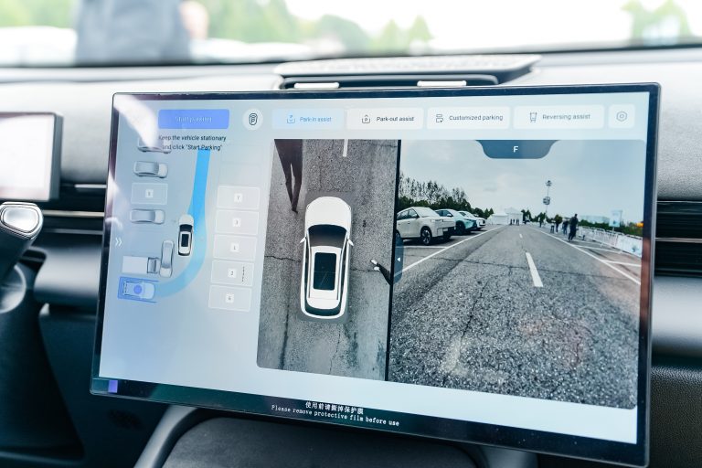 ESTACIONAMIENTO INTELIGENTE AUTOMATICO Y REMOTO